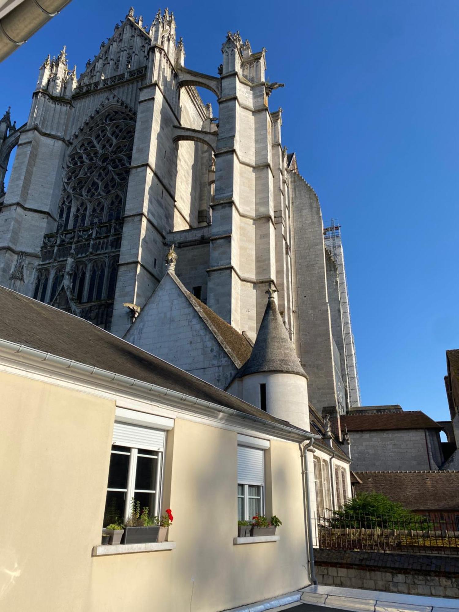 Appartement Hyper-Centre Vue Cathedrale Beauvais Buitenkant foto